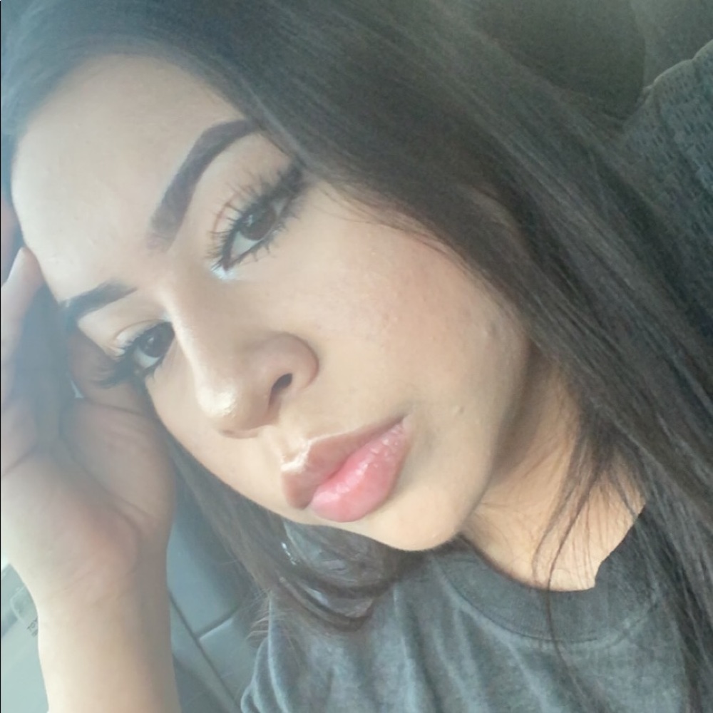 Meet your Posher, Erikaa